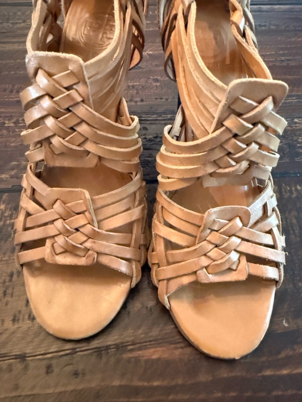 Tory Burch Woven Leather Wedge Sandals in Tan, size 8 - Picture 6 of 8